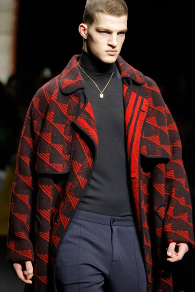 Look 8
